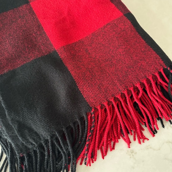 J. Crew Vibrant Red and Black Checkered Throw Blanket - Picture 3 of 3